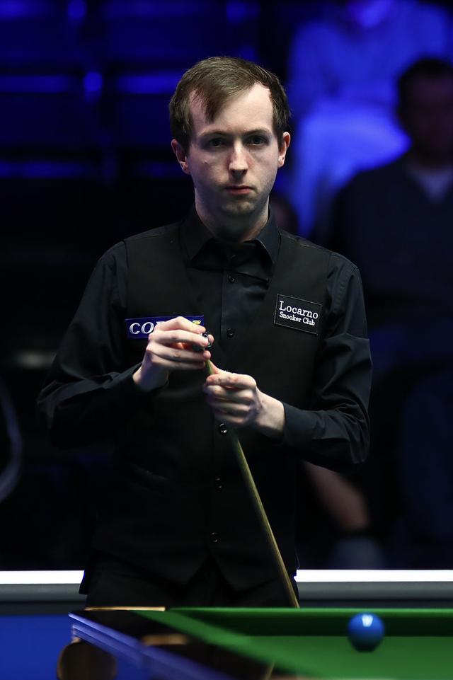 在场上的非 在场上的非