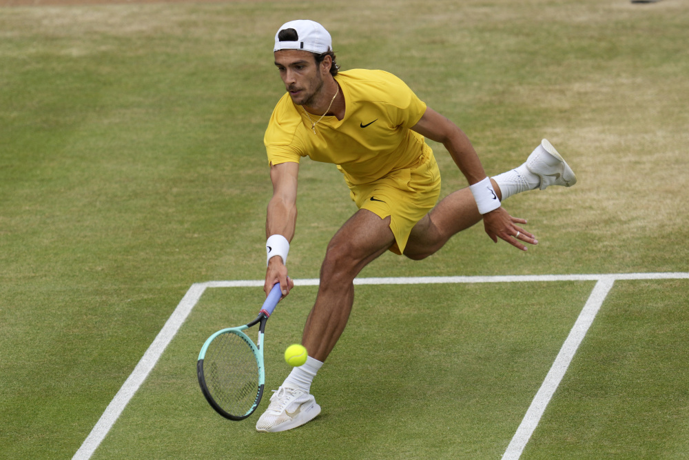 山东泰山五外援都进球，战成都重点防住费利佩，低姿态用防守反击.